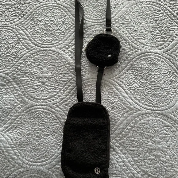 Lululemon Modular Phone Cross Body - fleece - Picture 2 of 7